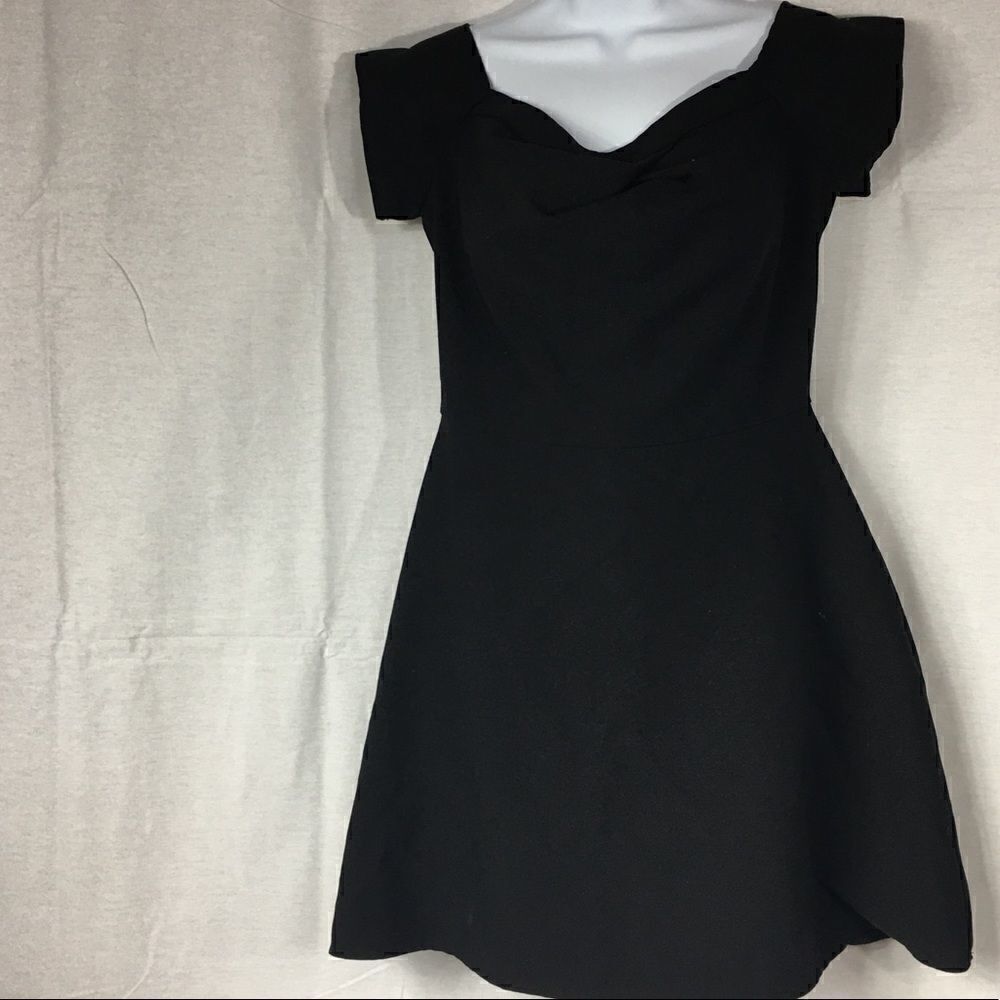Medium black Love dress short sleeved full skirt